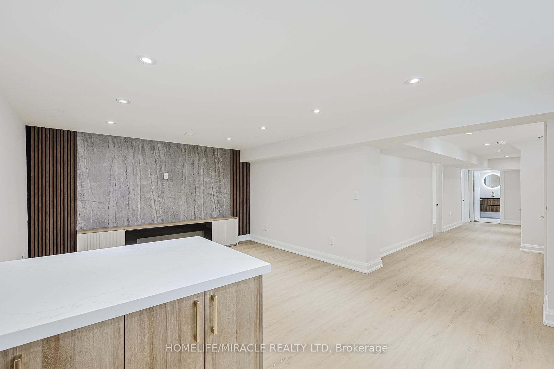 158 Cass Avenue photo 28