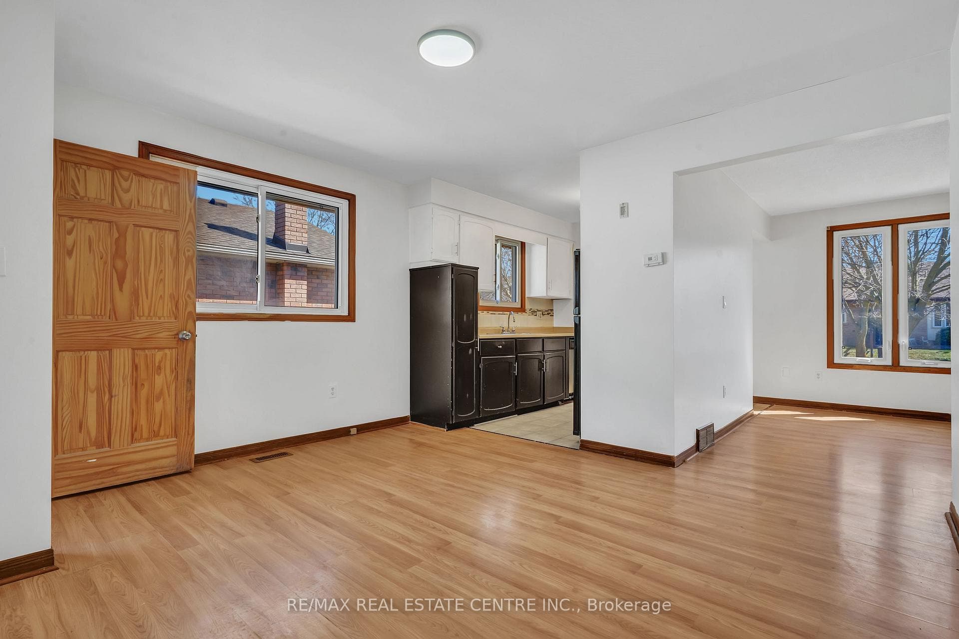 6363 Armstrong Drive photo 13