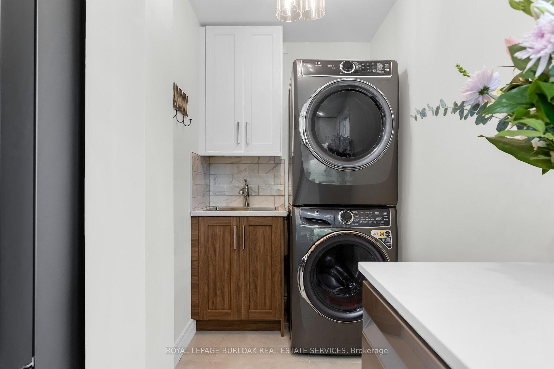 960 Warwick Court Unit 15 photo 15