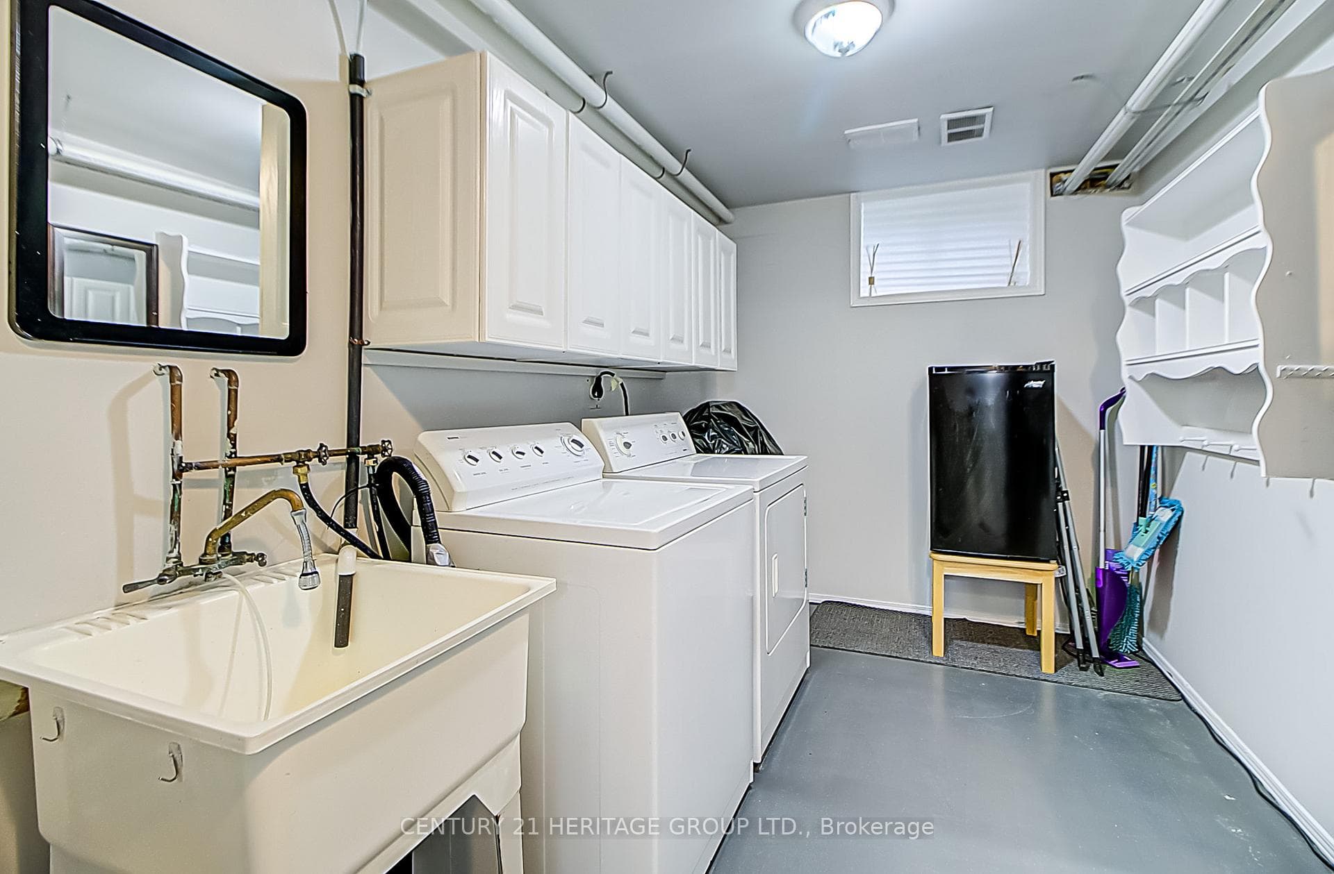 545 Colyer Street photo 31