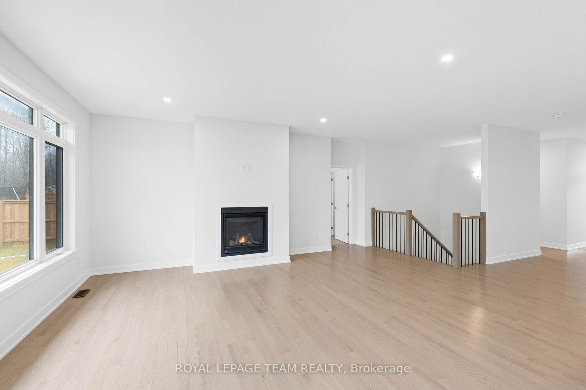 295 WOOD Avenue photo 20