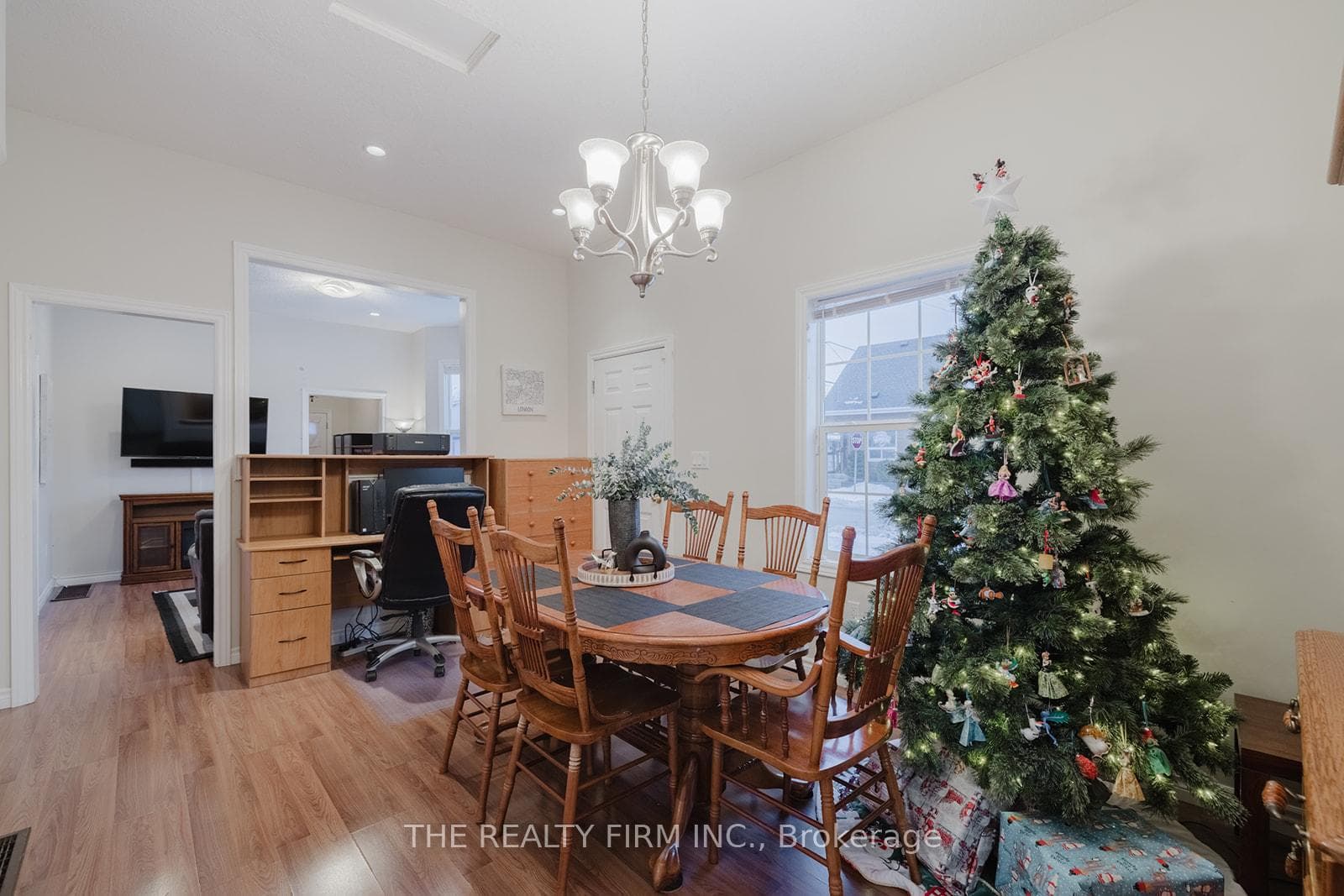 104 Adelaide Street photo 8