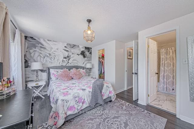 11 Lion's Gate Boulevard photo 11