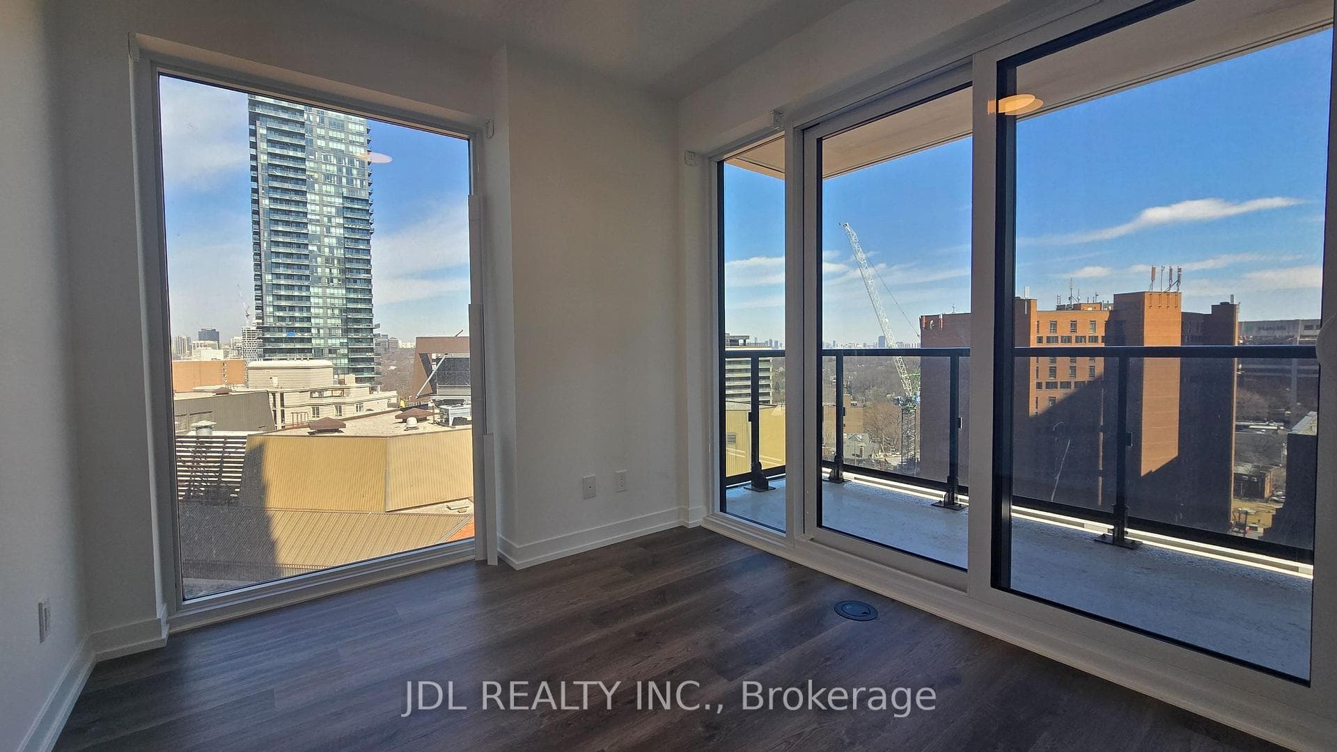 771 Yonge Street Unit 1608 photo 5
