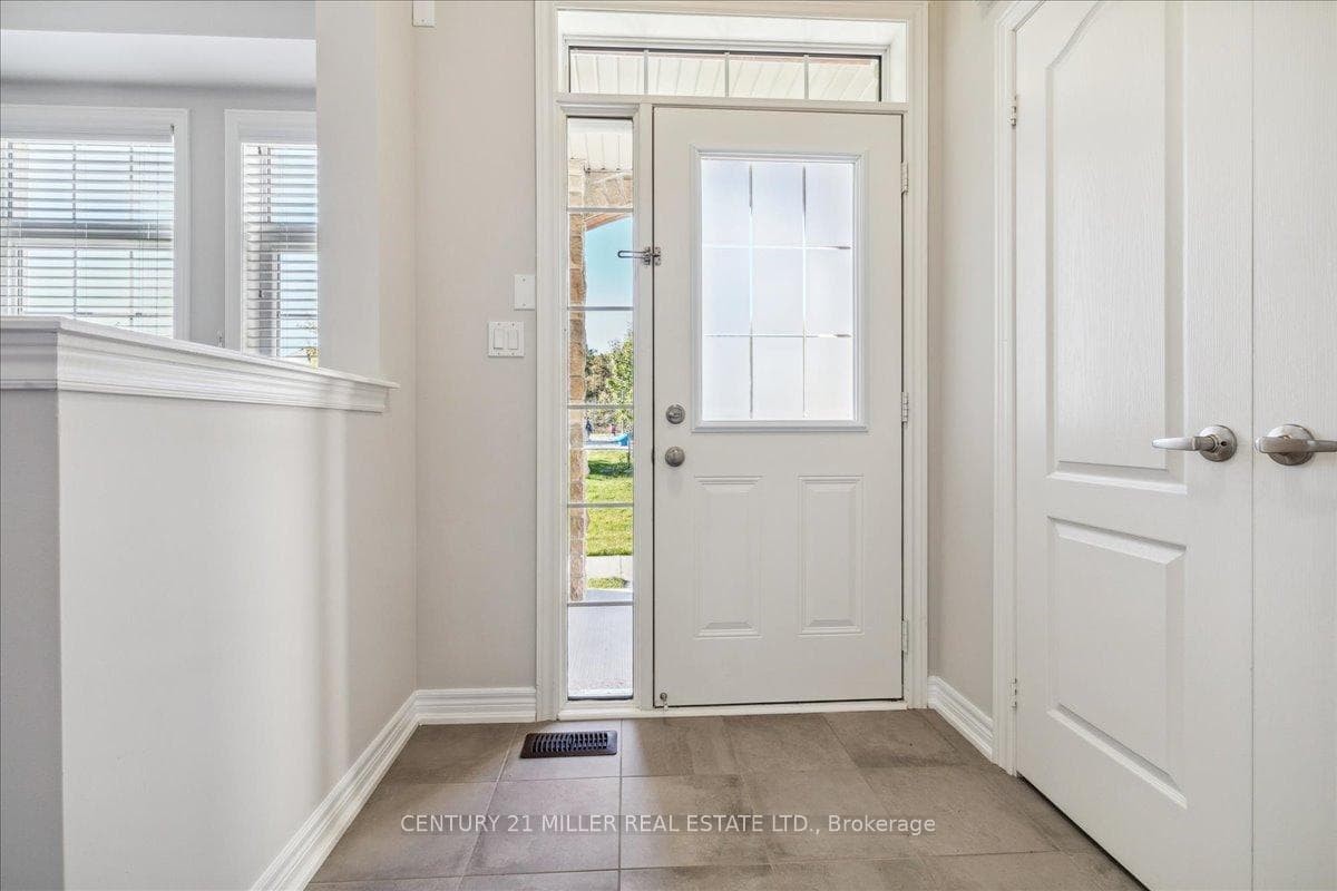 4-4021 Phoenix Way photo 4