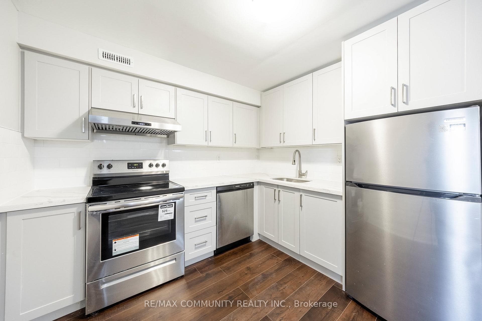 1089 Orenda Street photo 9