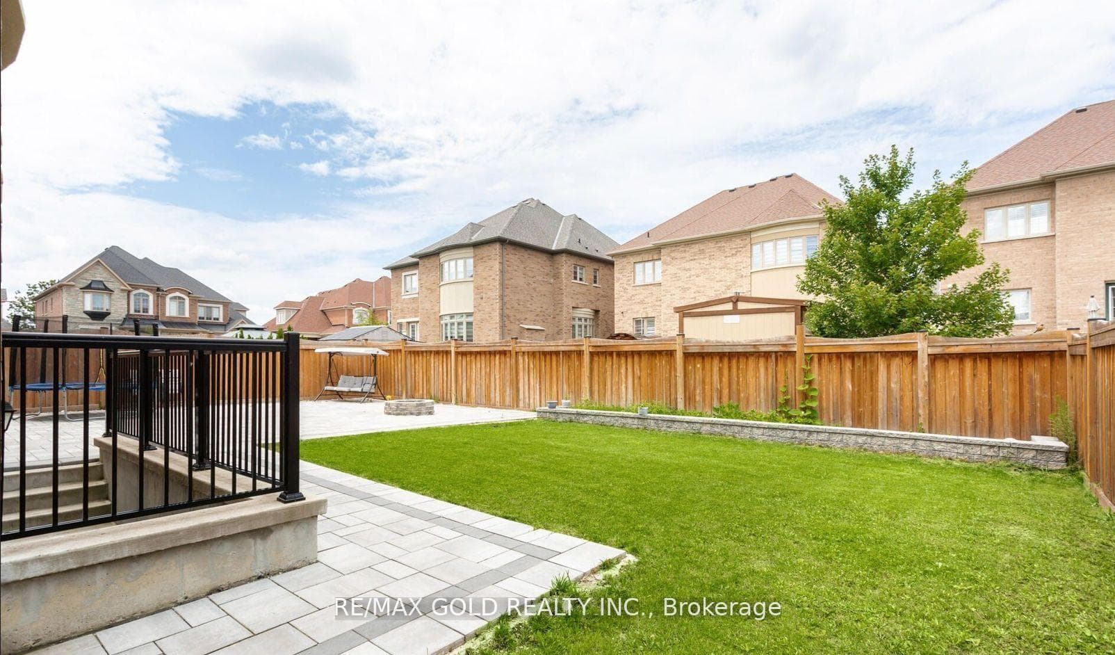 9 Bedouin Crescent photo 37
