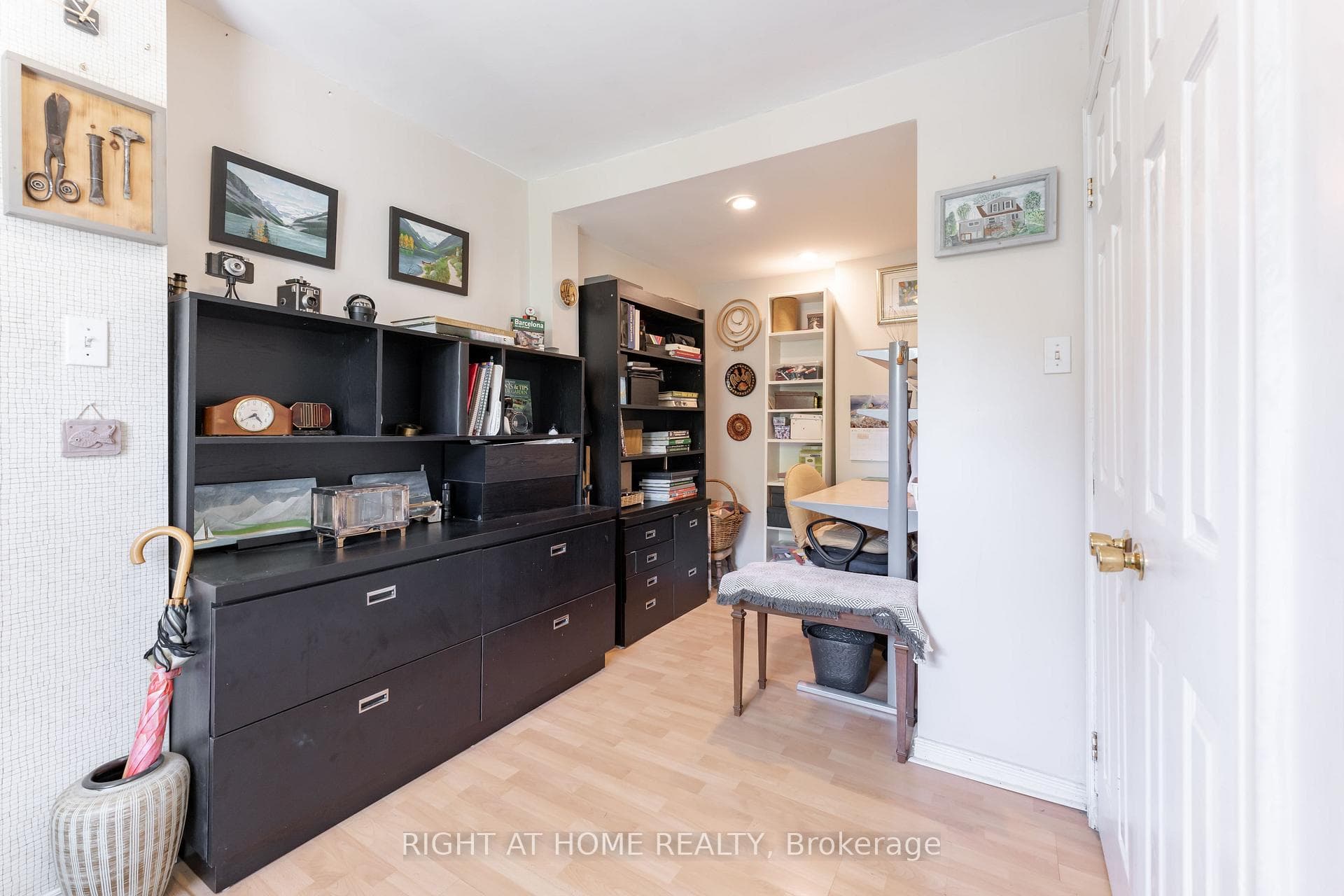 30 Allister Avenue photo 12