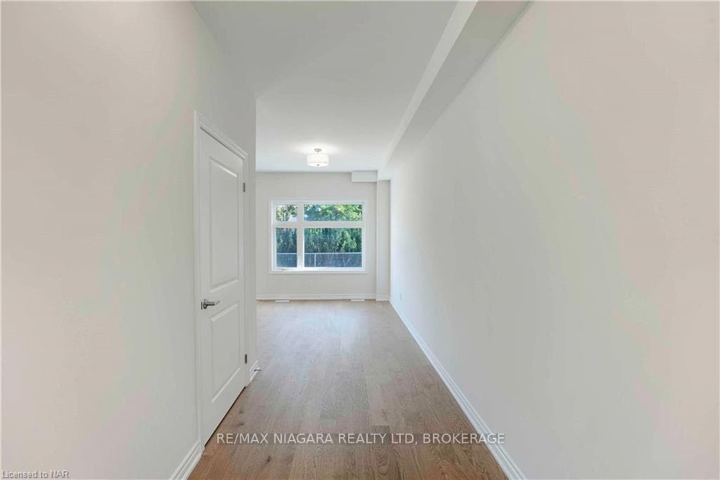 5672 DORCHESTER Road Unit 57 photo 6