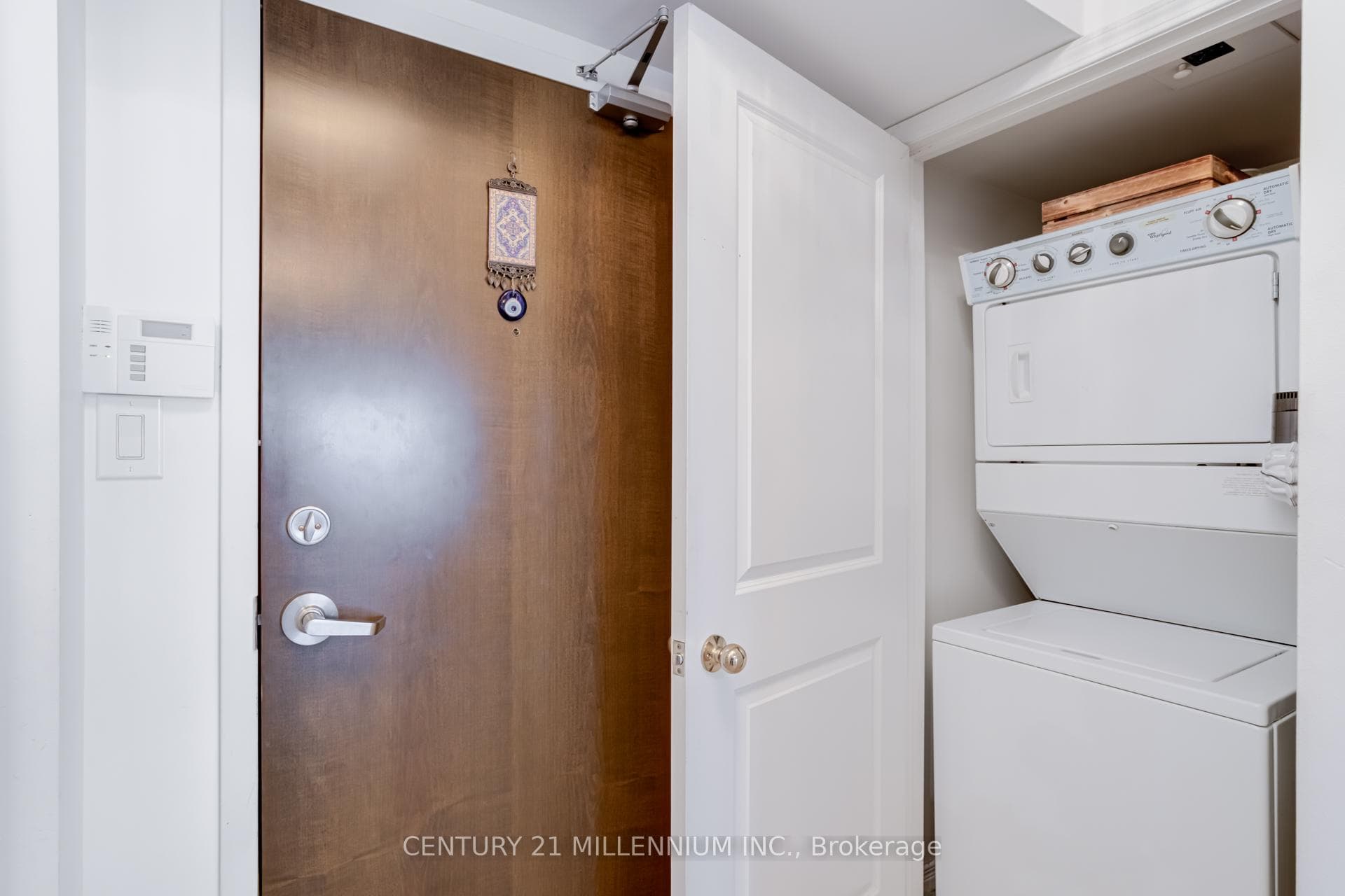 9 George Street Unit 1503 photo 29