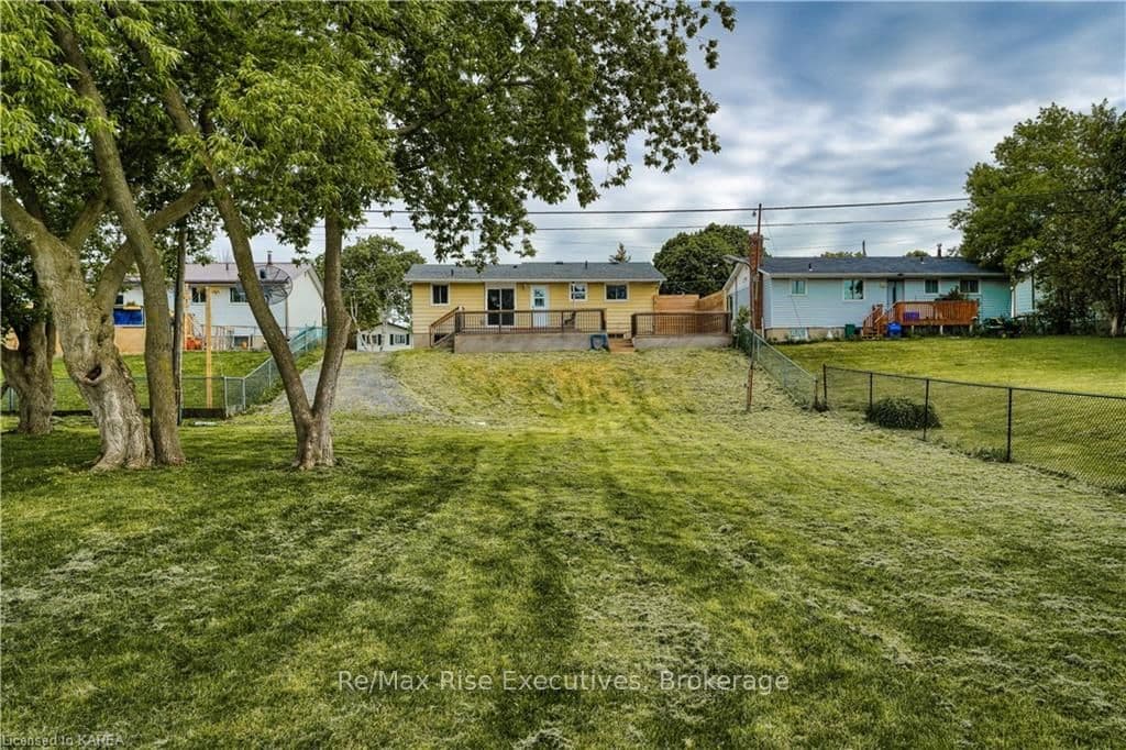 631 AYLMER Crescent Unit 1 photo 23