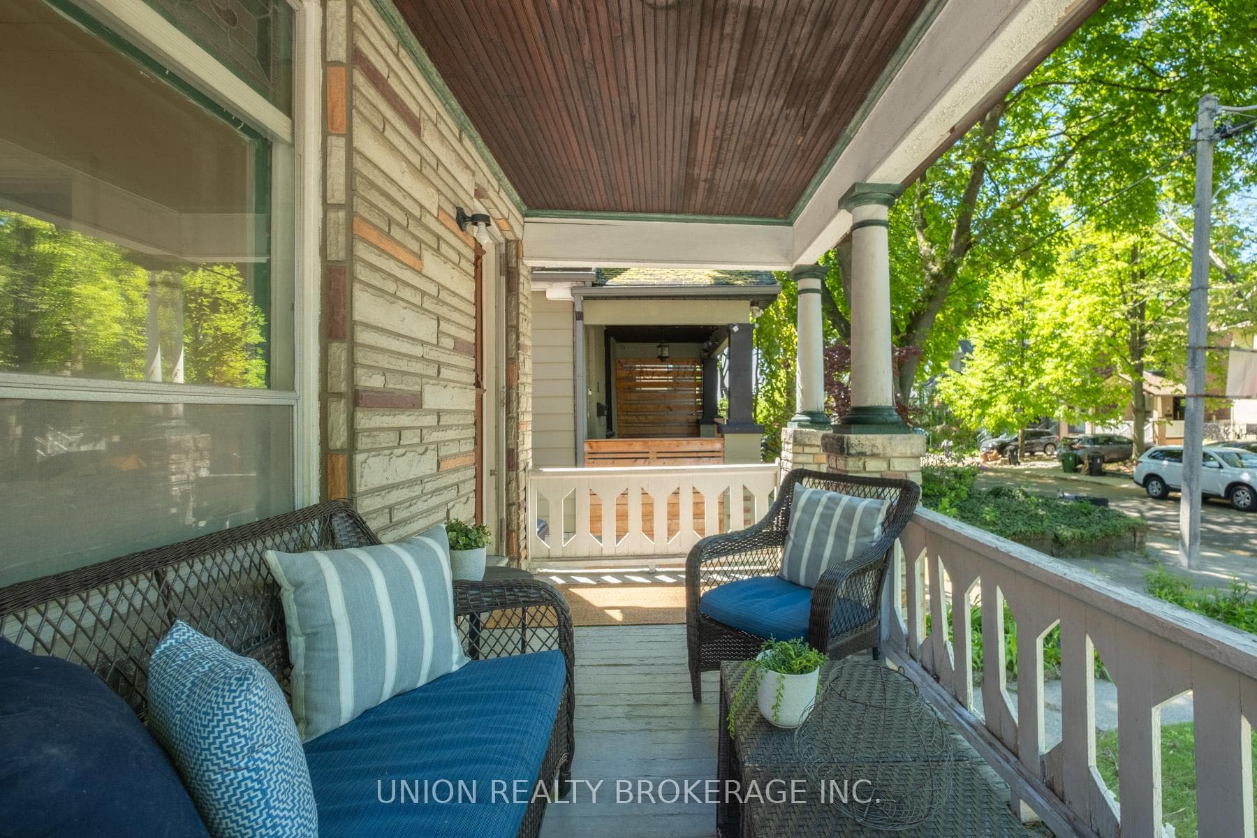 75 Redwood Avenue photo 2