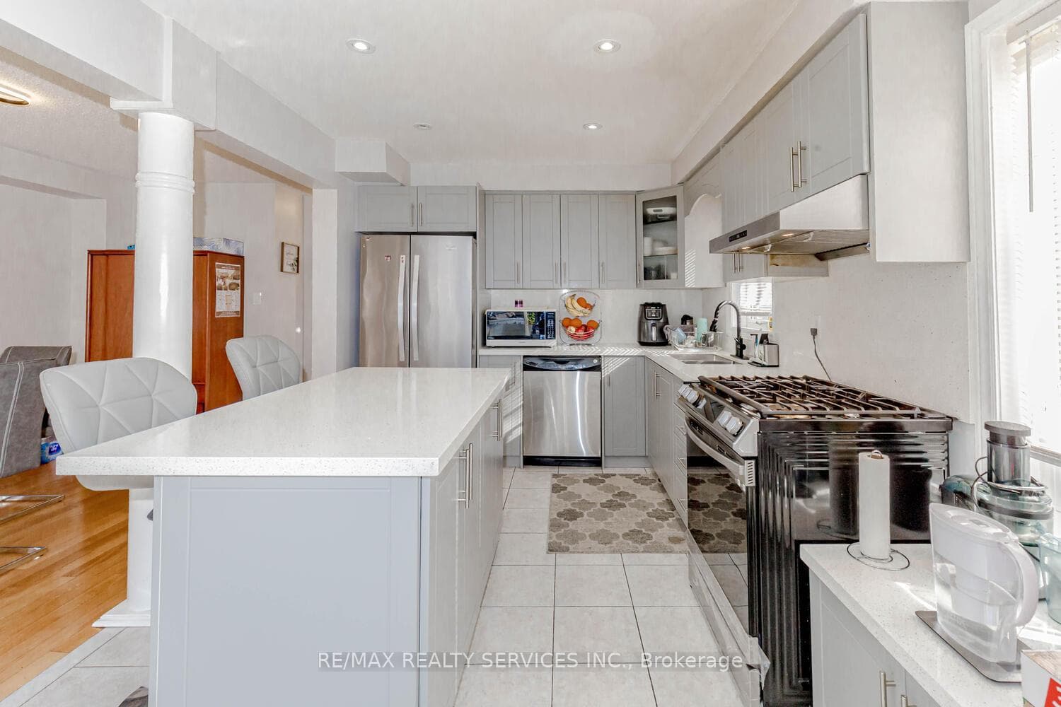 40 Manorwood Court photo 11