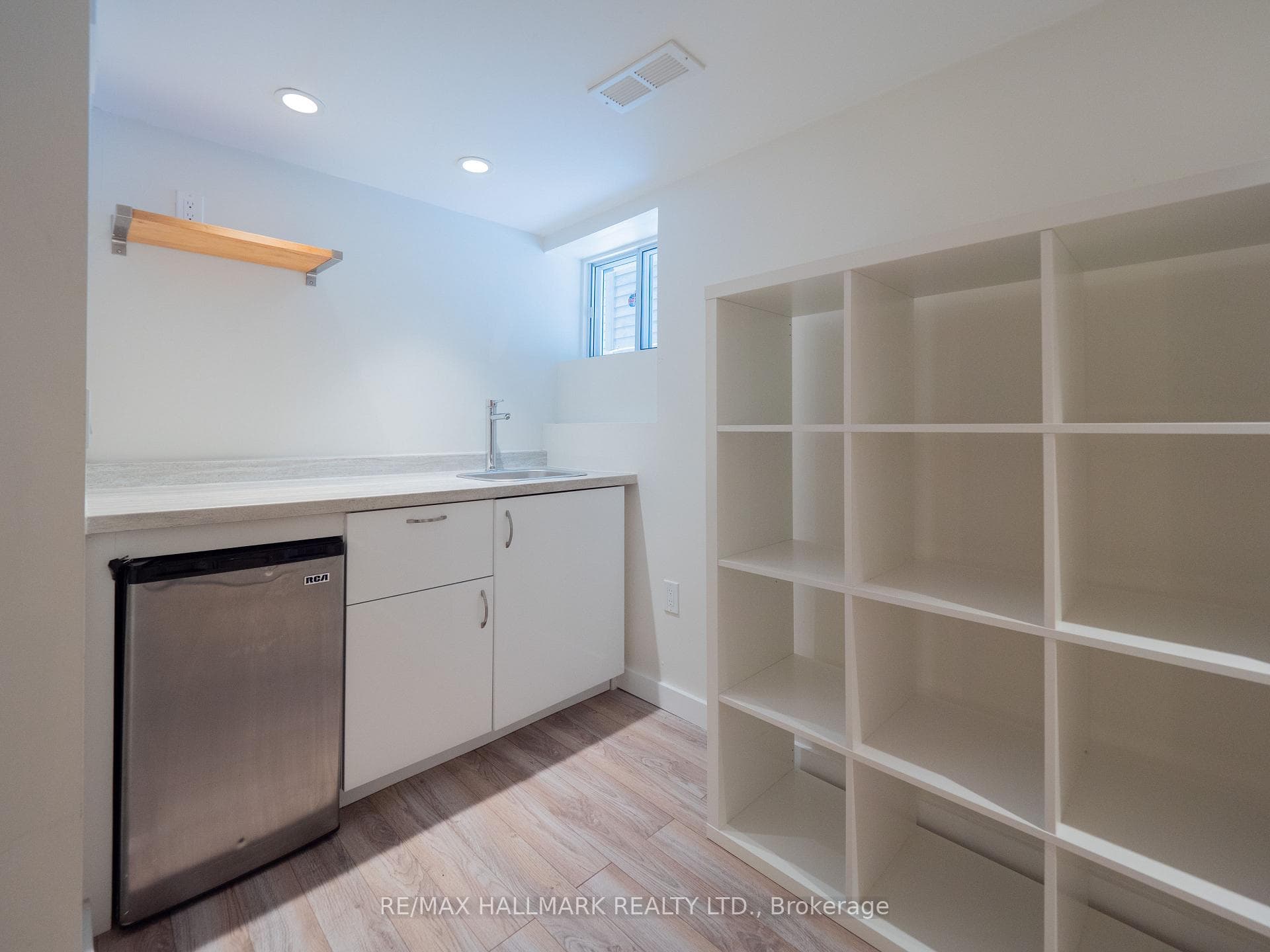 218 Westlake Avenue photo 40