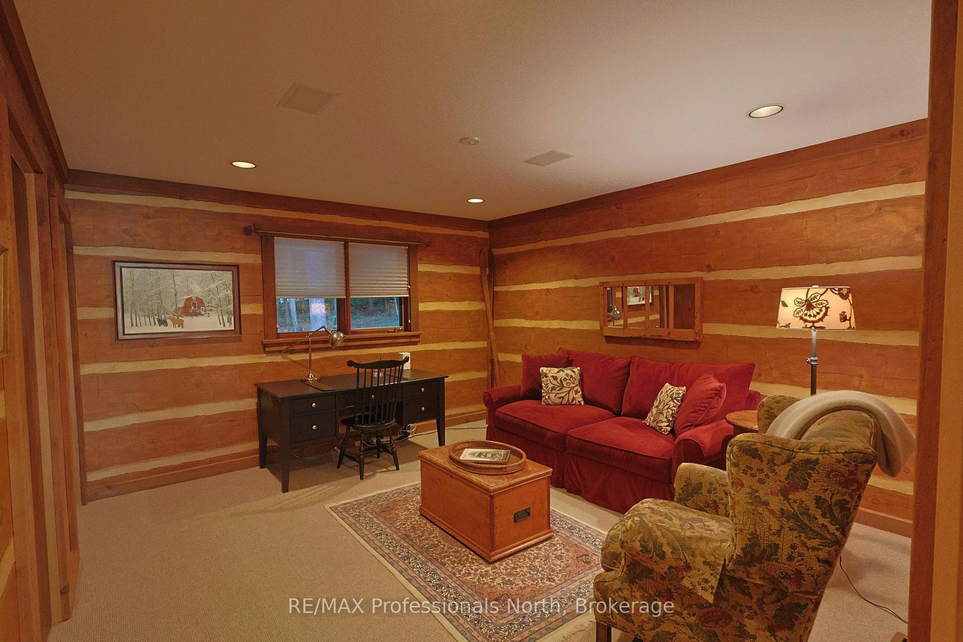 Main level bedroom/office with en suite & Closet