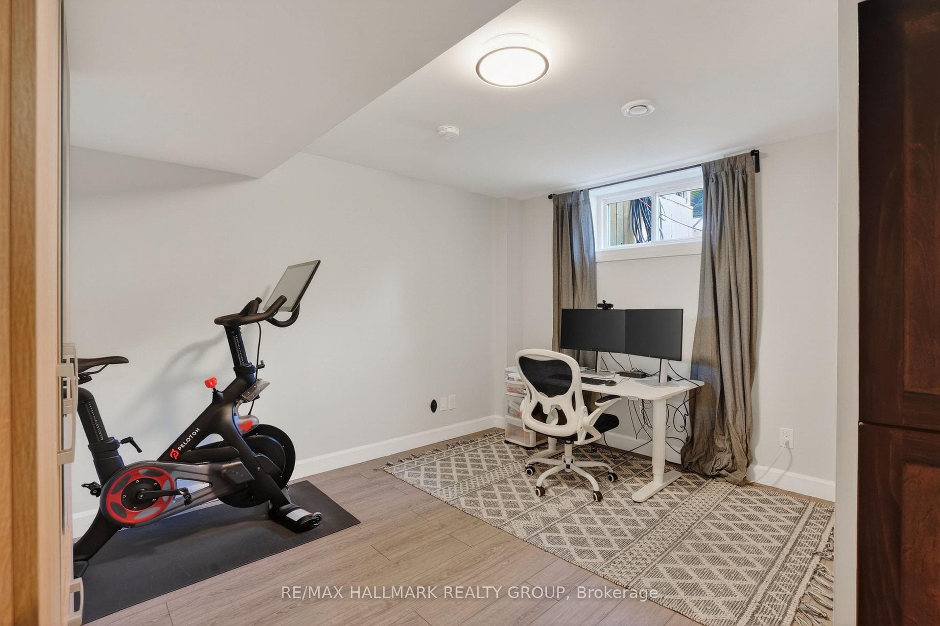 1583 MAXIME Street photo 28