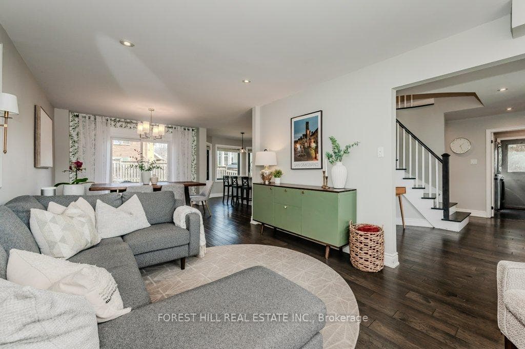 29 Fernbrook Crescent photo 8