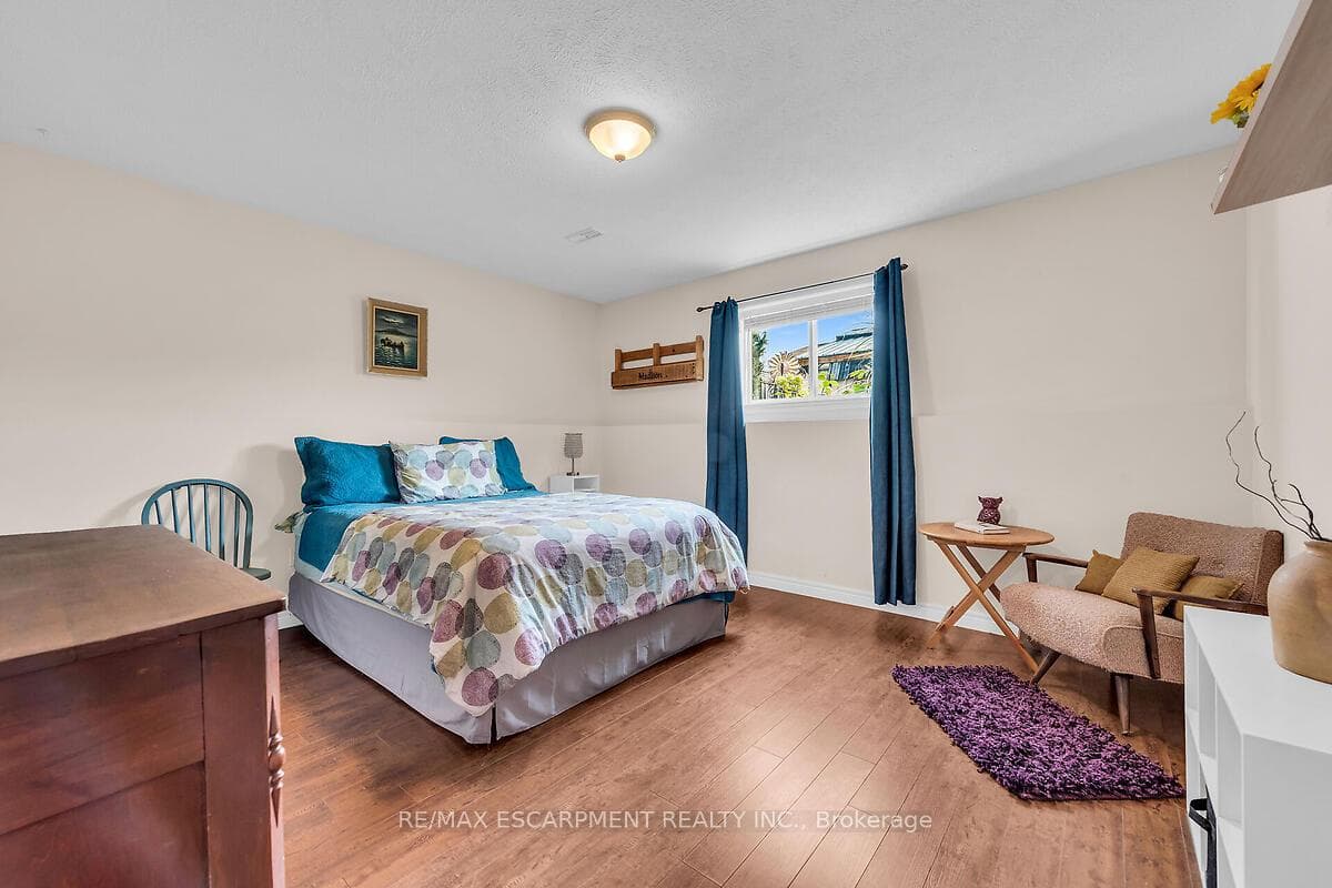 16 Mapleview Drive photo 29