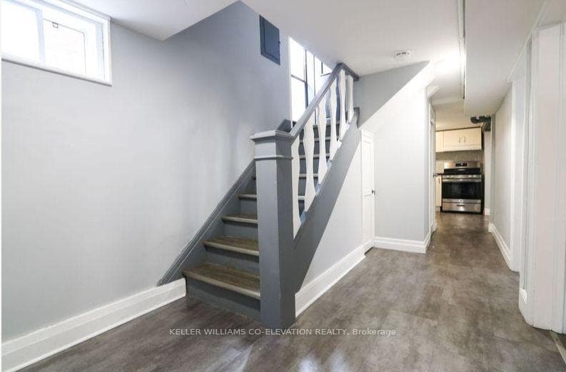 130 Sherman Avenue photo 3