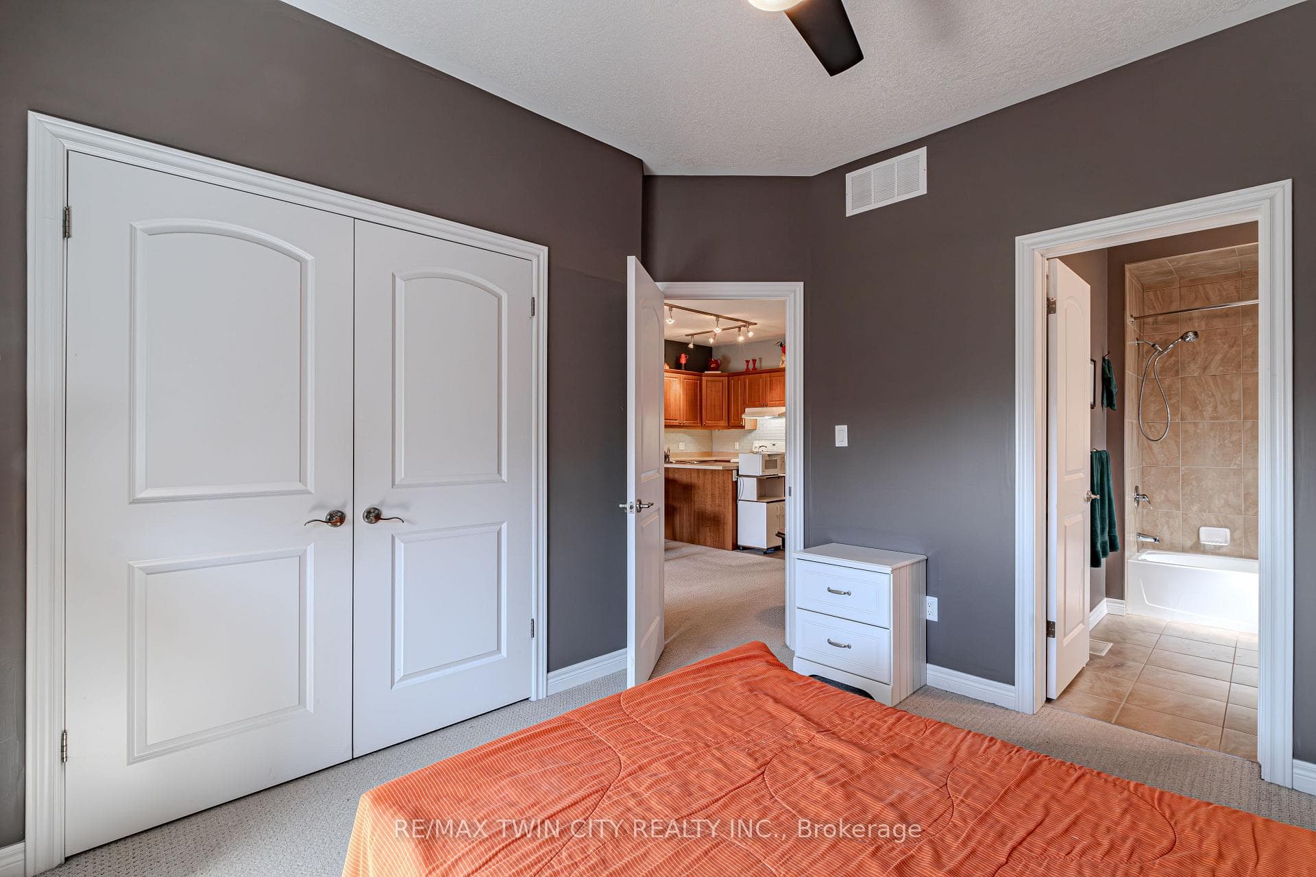 1038 Colborne Street Unit 19 photo 26