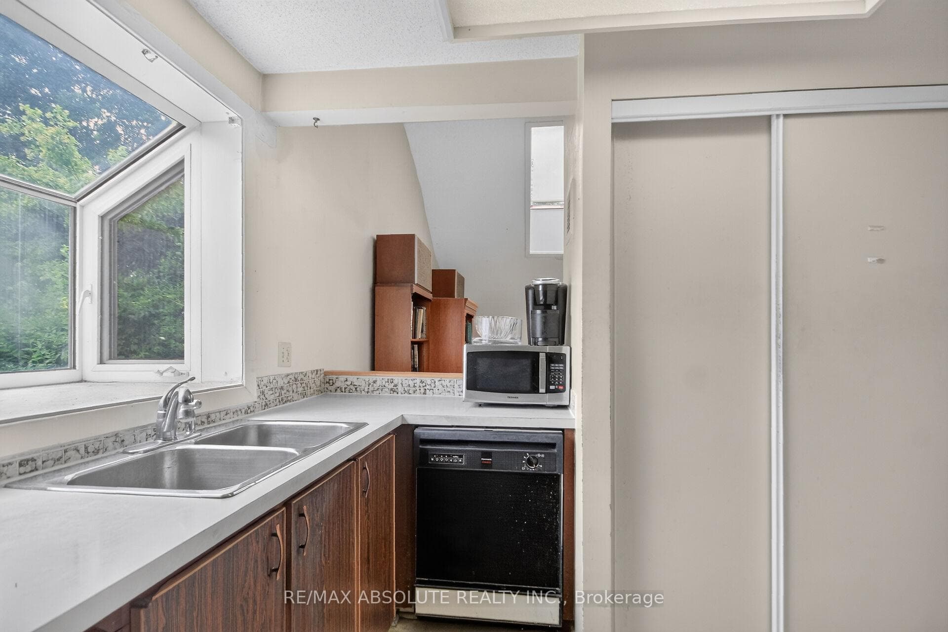 32 Sage Crescent photo 15