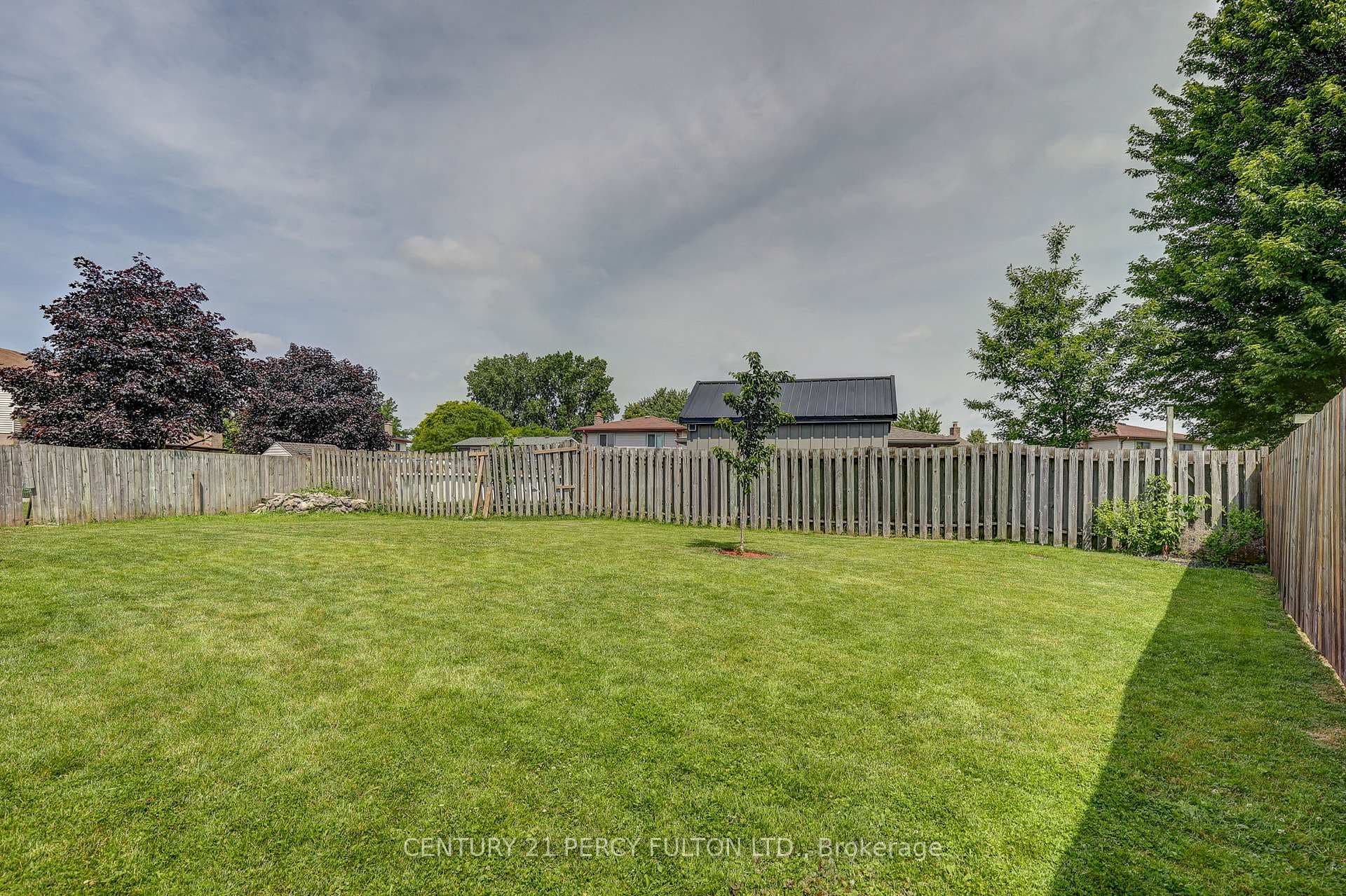 132 Sundridge Crescent photo 35