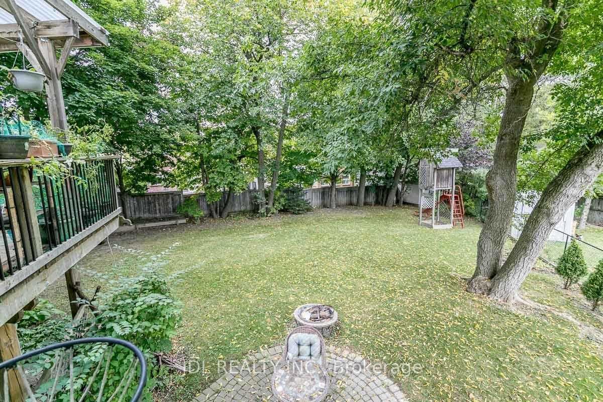 87 Hammond Drive photo 23