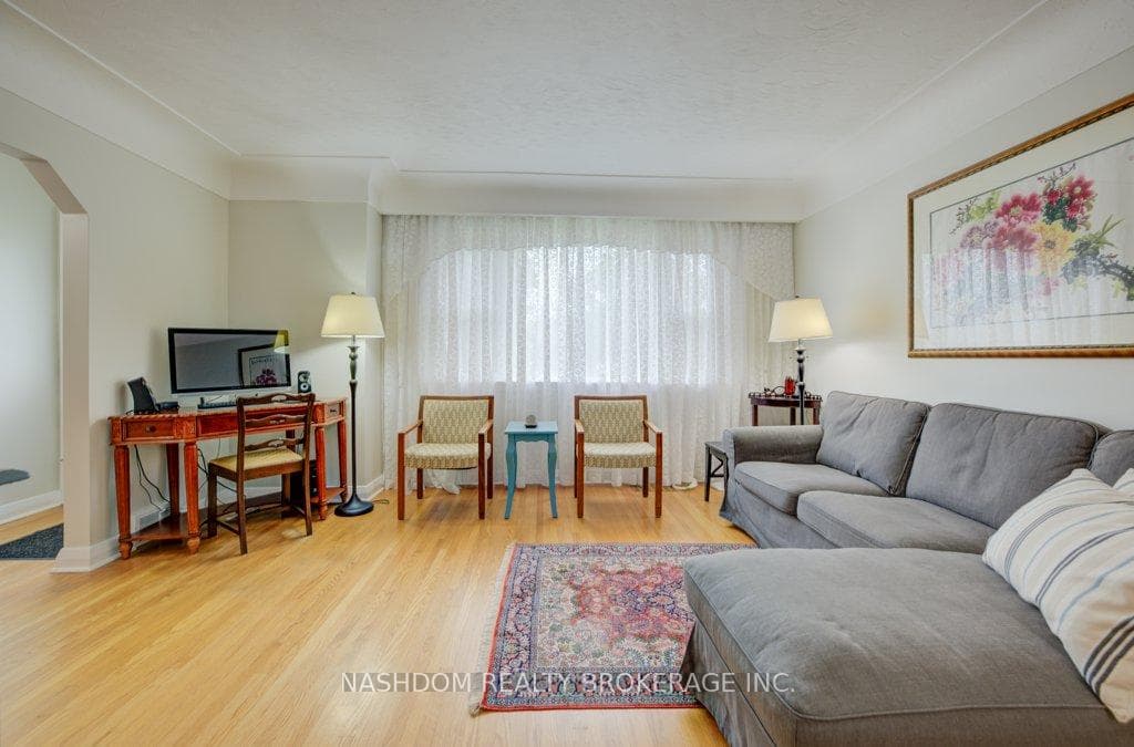 1 Bryant Court photo 8