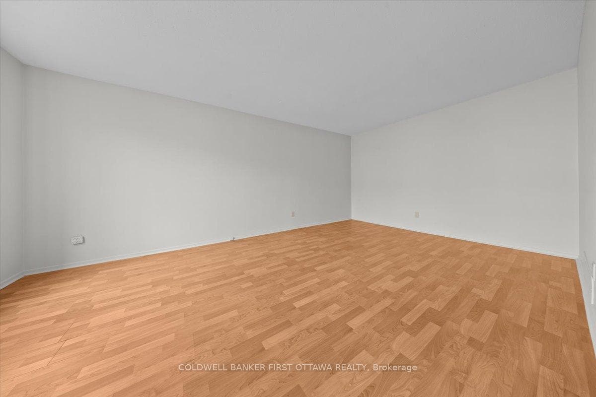 1841 Thistleleaf Crescent photo 18
