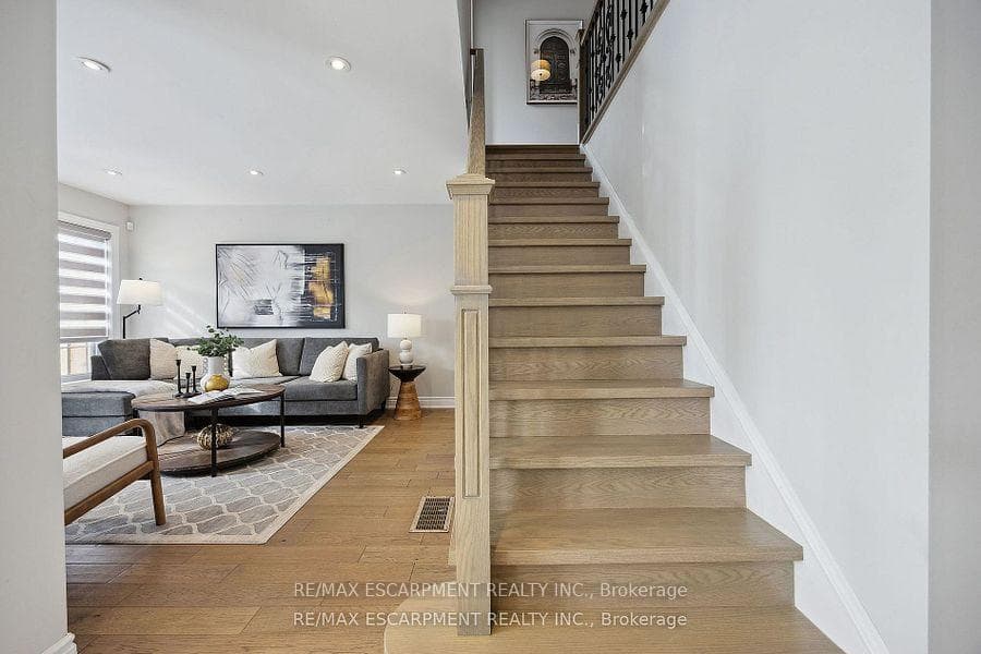 2440 Wooden Hill Circle photo 14