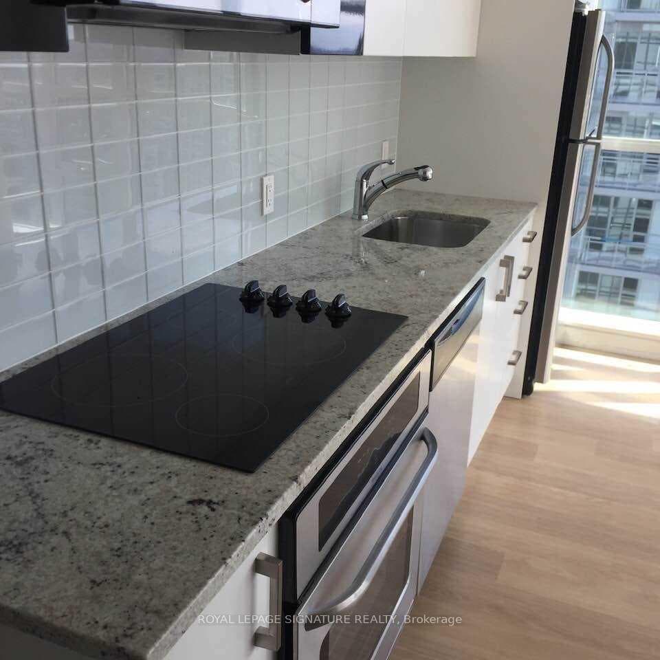 89 Dunfield Avenue Unit 2207 photo 4