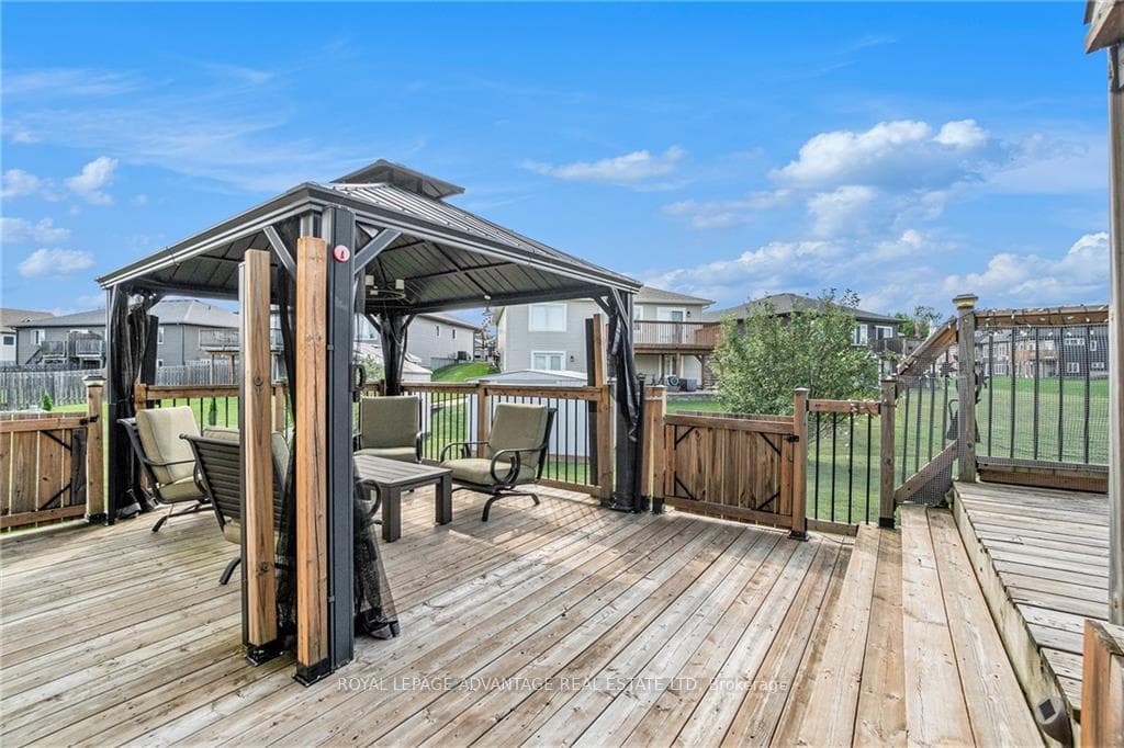 49 LEE Avenue photo 23