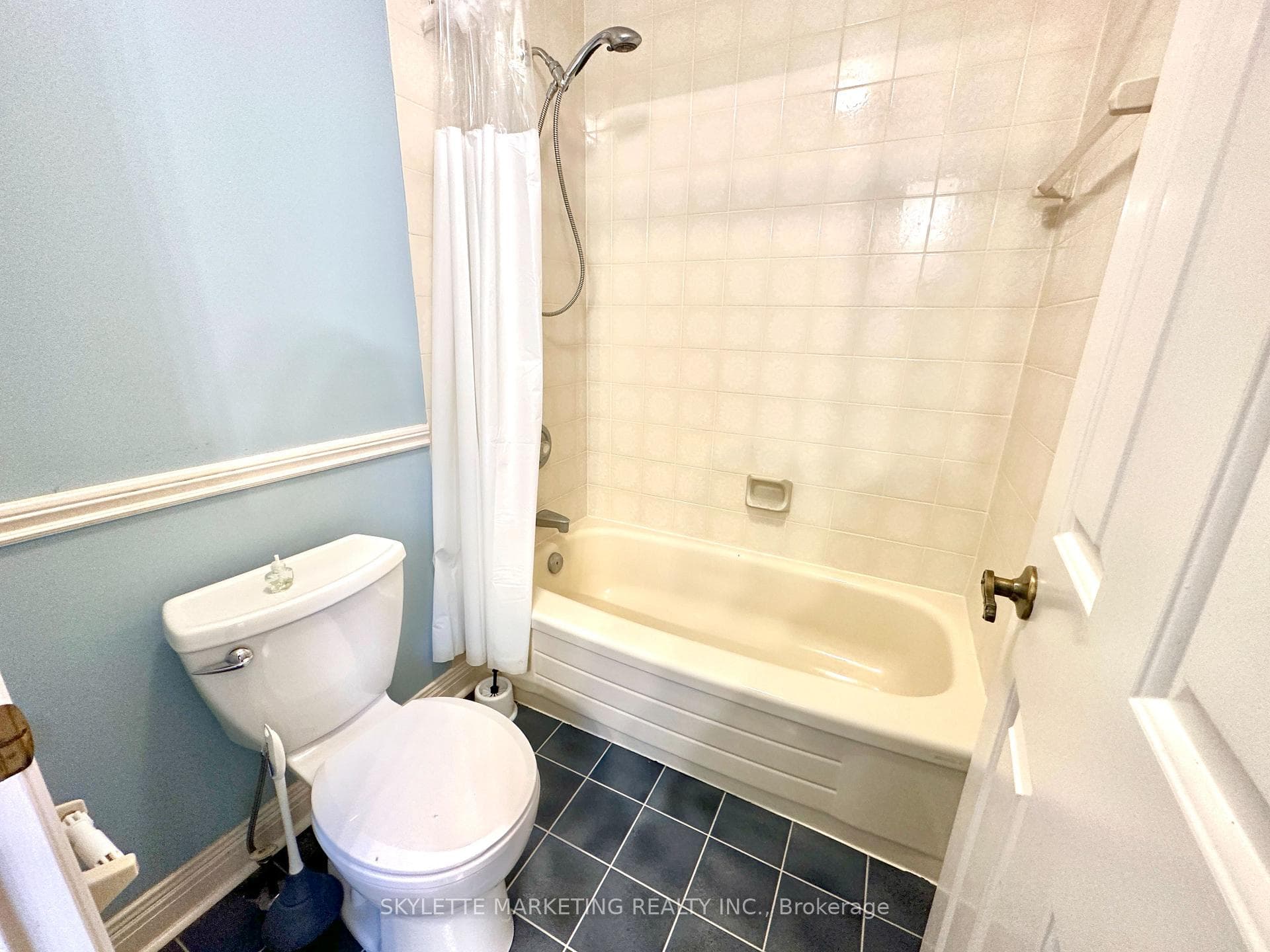 8 Blue Grass Drive photo 26