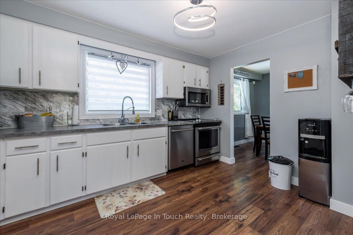 980 Howard Street photo 8