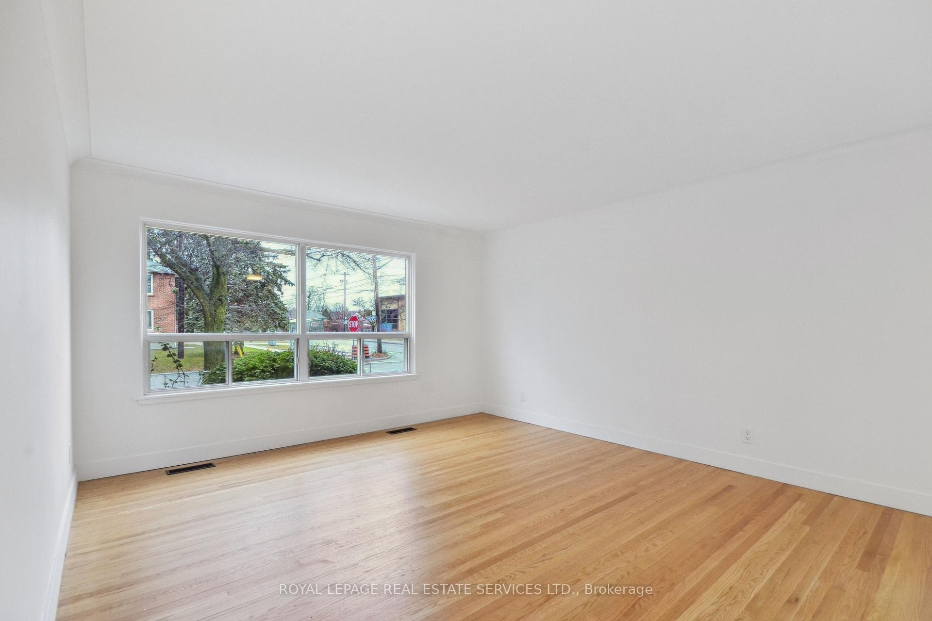 1 Yorkview Drive Unit 100 photo 4