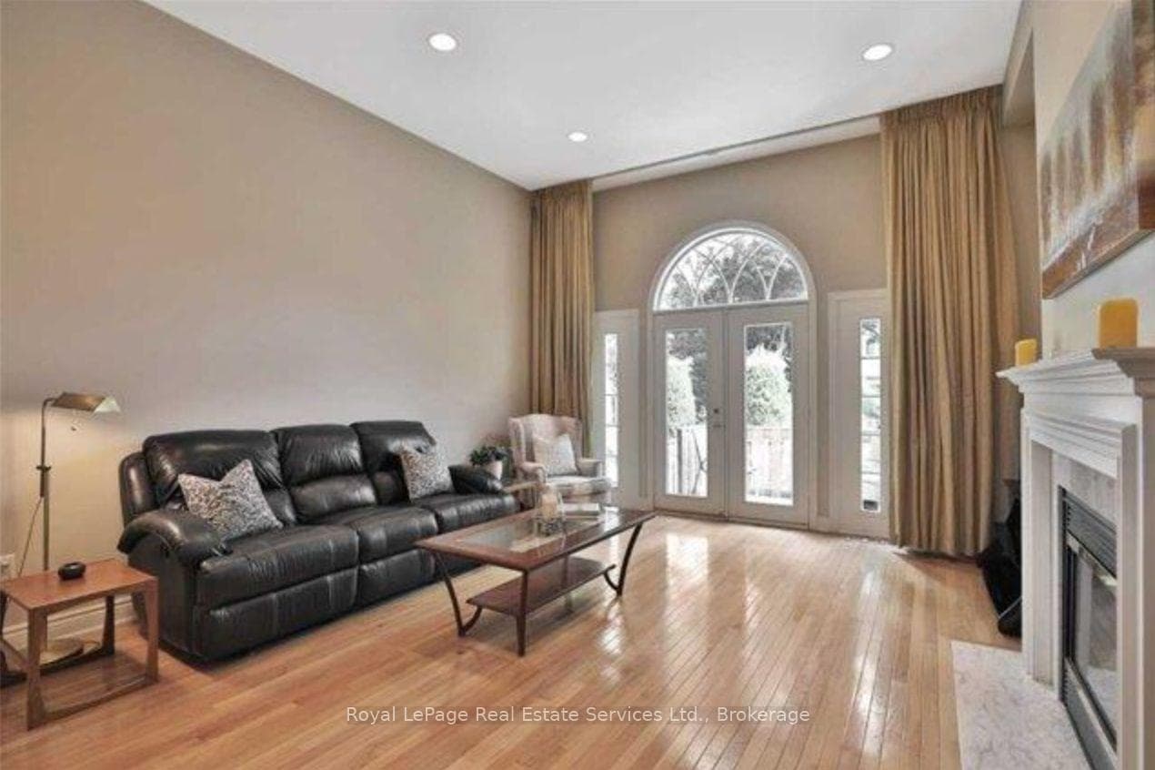 79 Brant Street photo 5