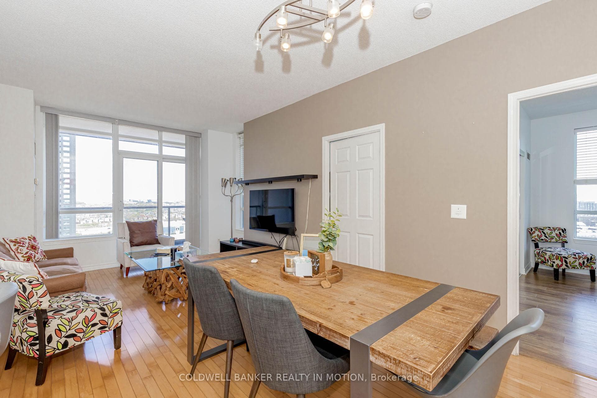 388 Prince Of Wales Drive Unit 2008 photo 27