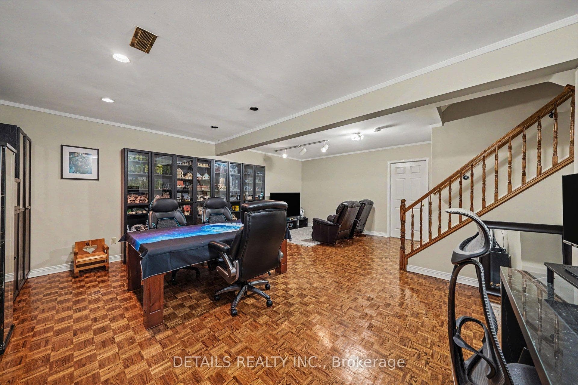 152 Foxfield Drive photo 29