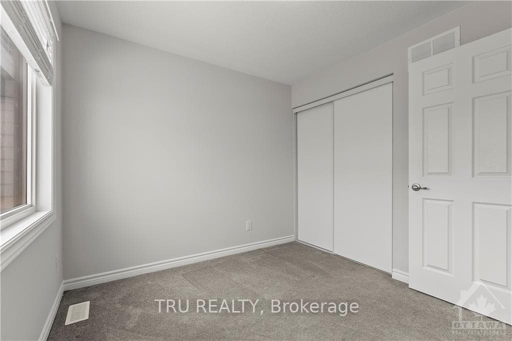 43 CASPIAN Row photo 17