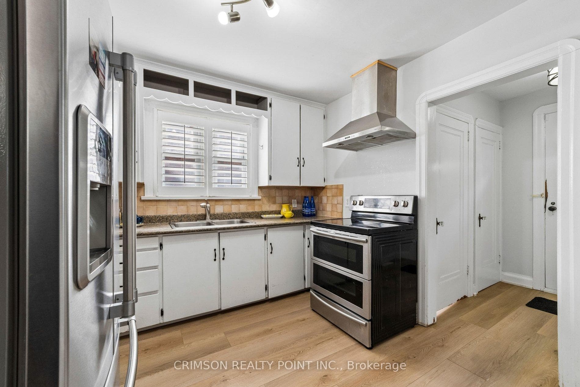 503 Athol Street photo 13