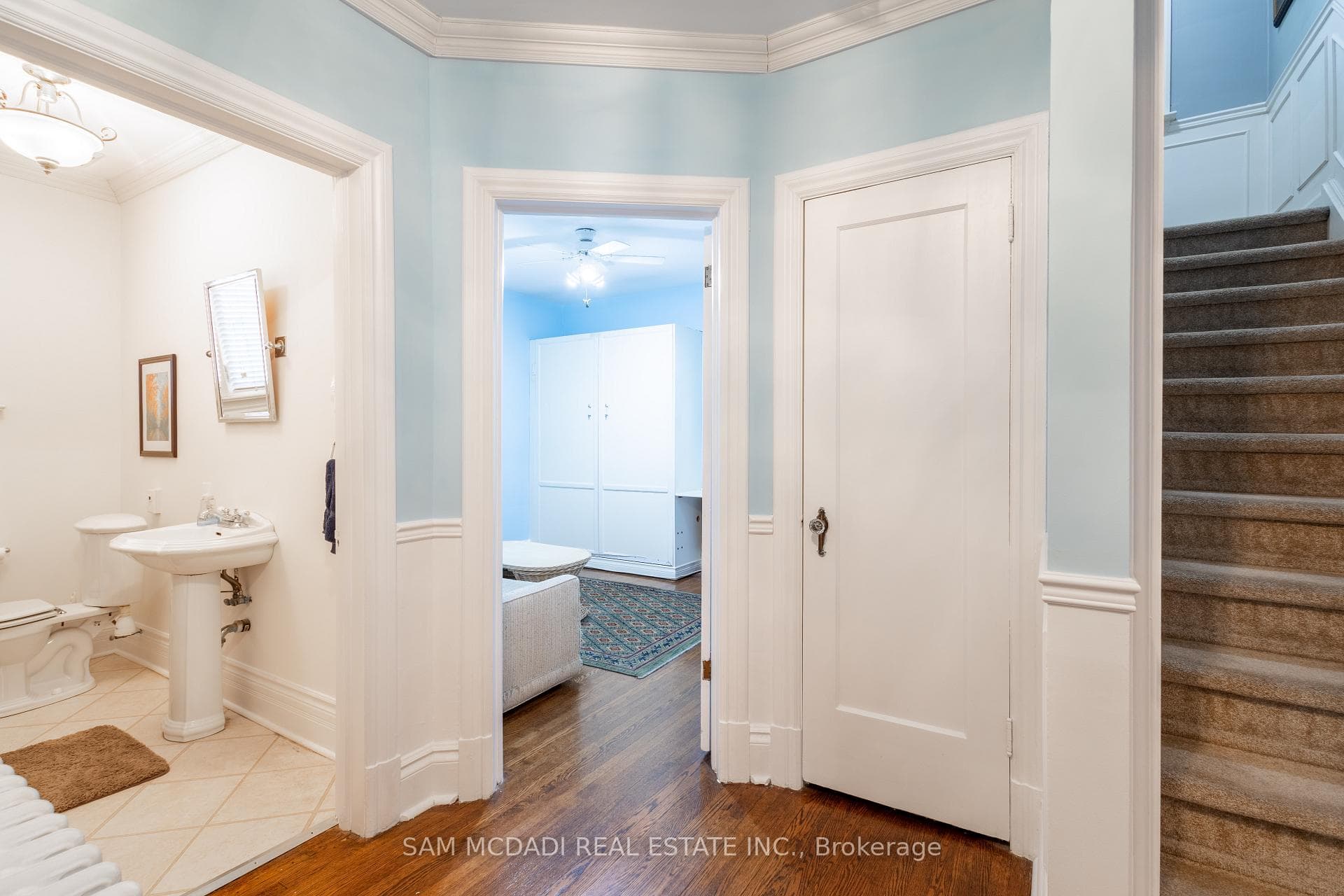 11 Brant Avenue photo 17