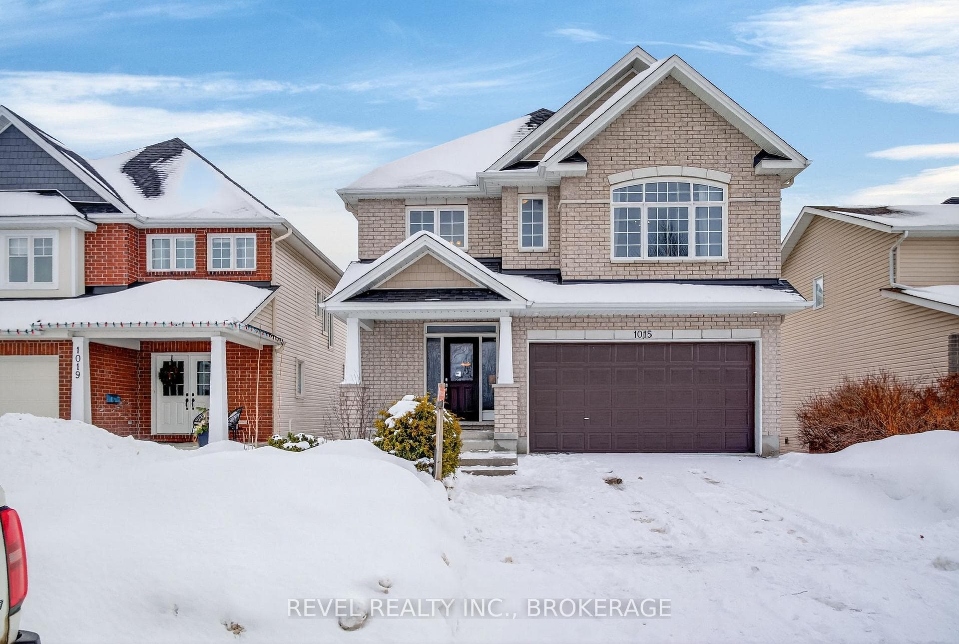 1015 Bluffwood Avenue photo 2