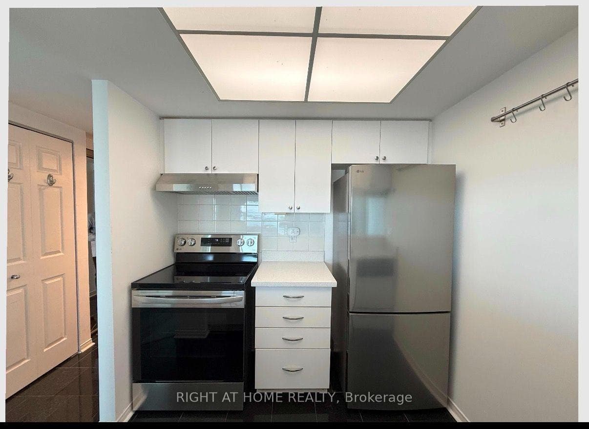99 Harbour Square Unit 2205 photo 8