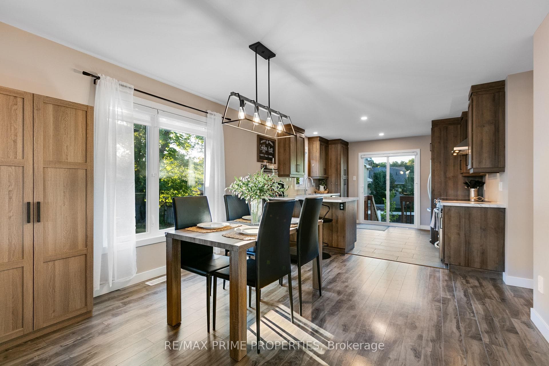 208 Filion Street photo 13