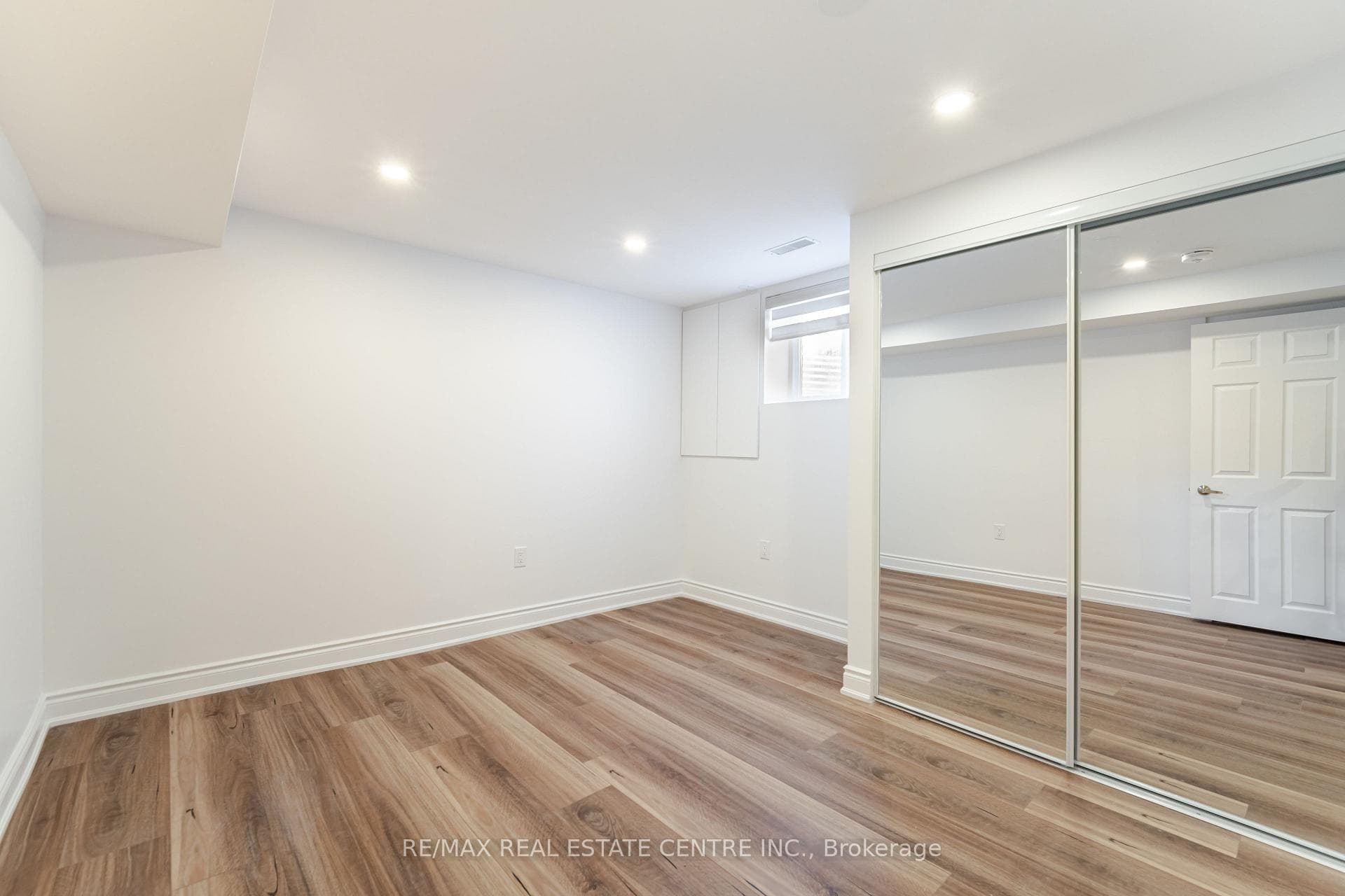 5895 Rayshaw Crescent Unit Bsmt photo 22