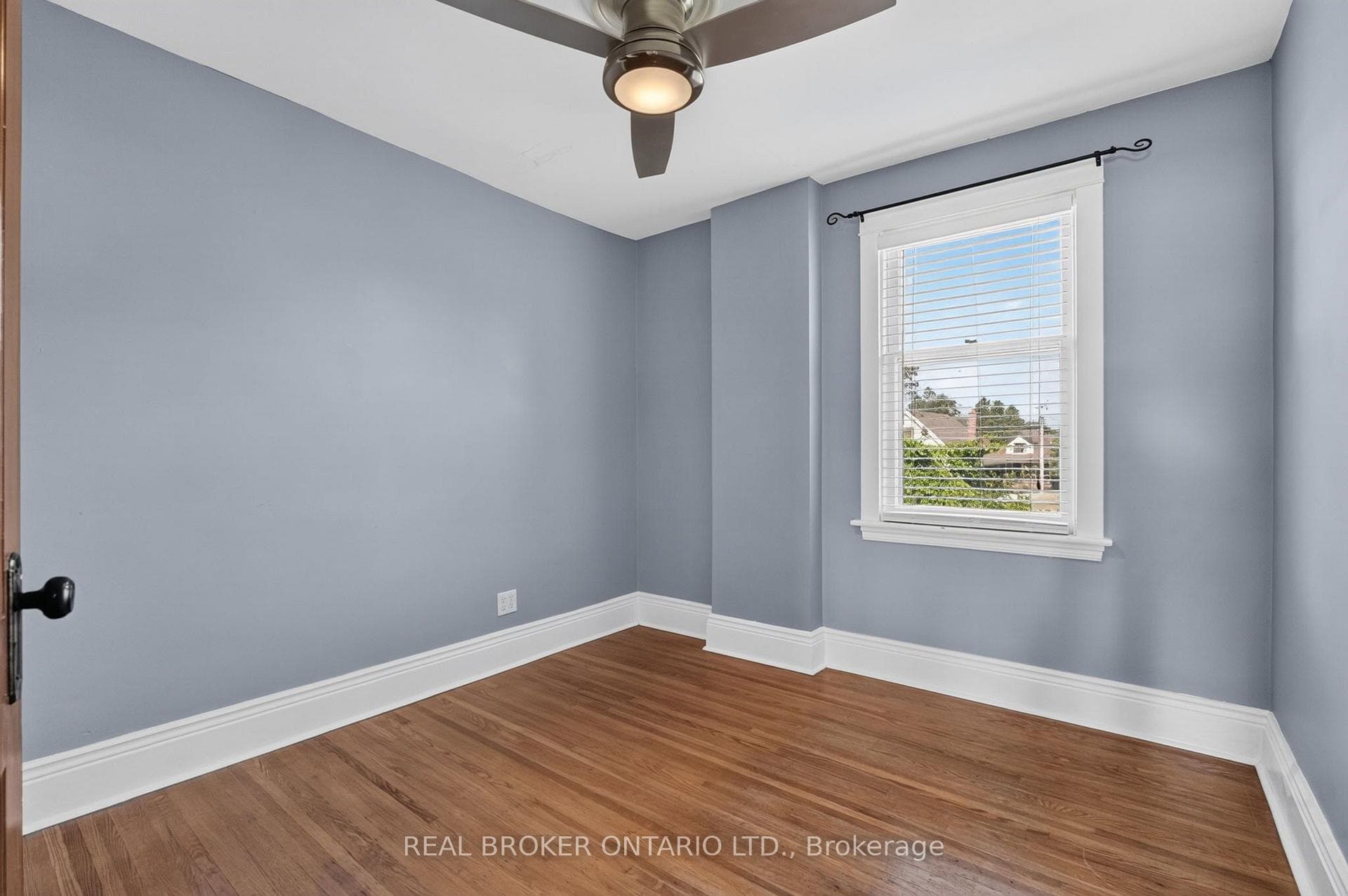 72 Houghton Avenue photo 19