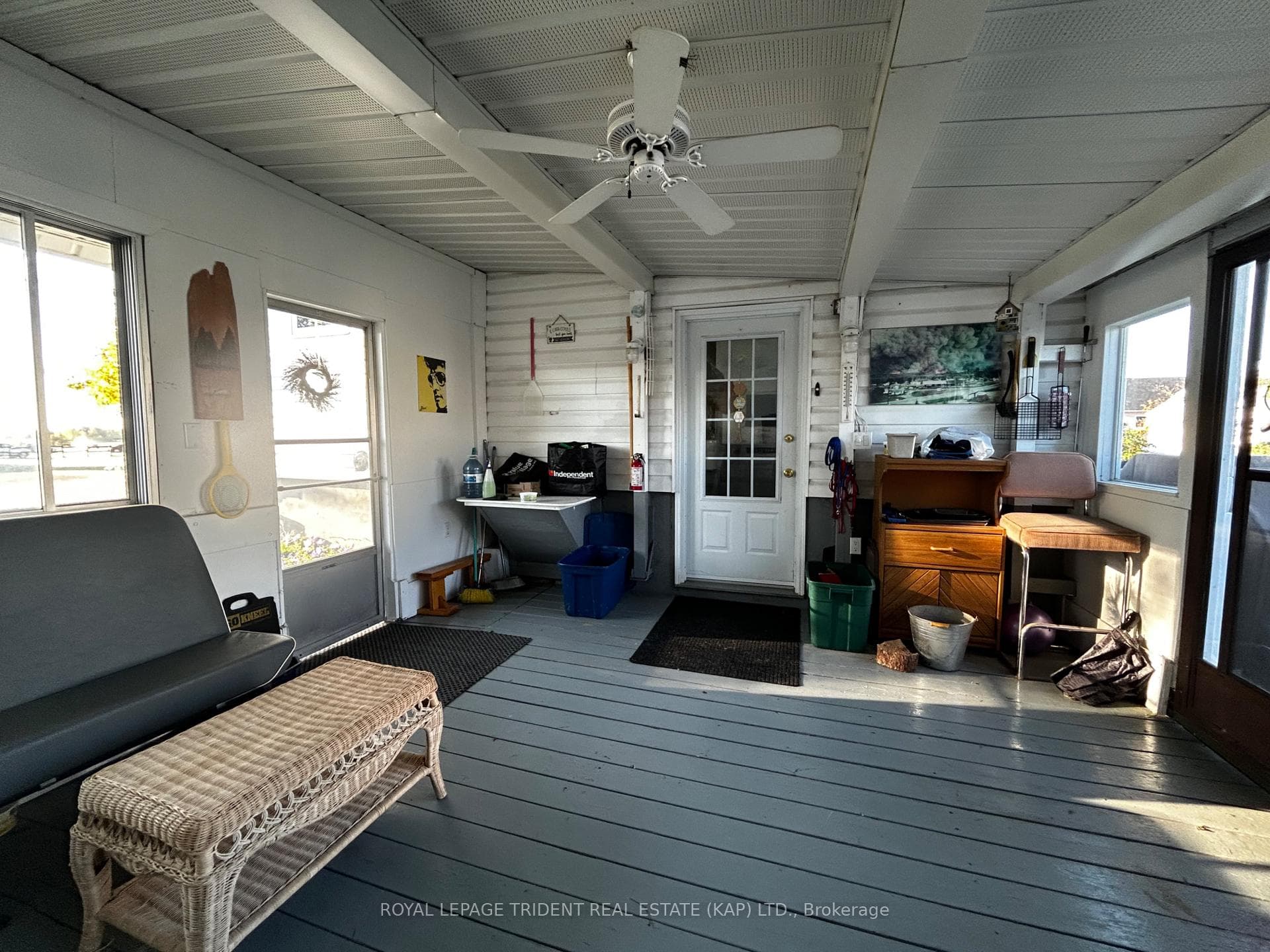 covered breezeway between home and garage