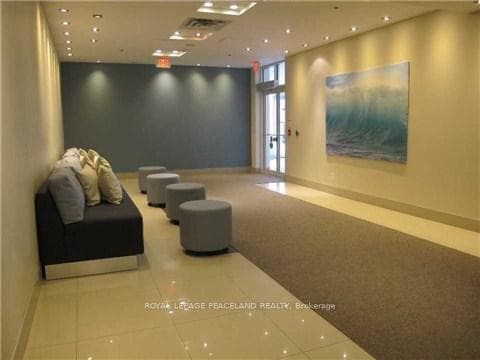 3865 Lake Shore Boulevard Unit 801 photo 2