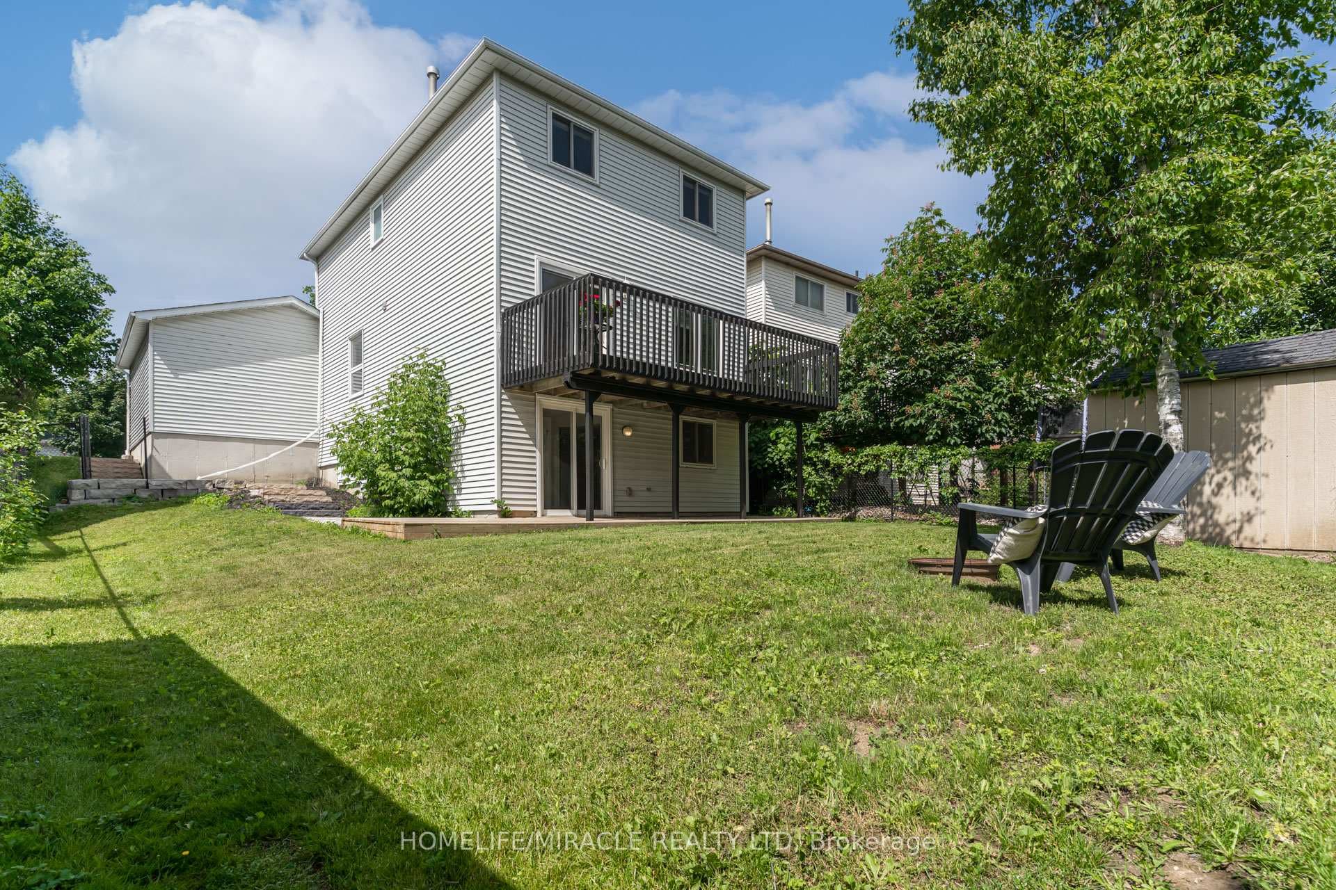 339 Lewis Drive Unit Lower photo 2