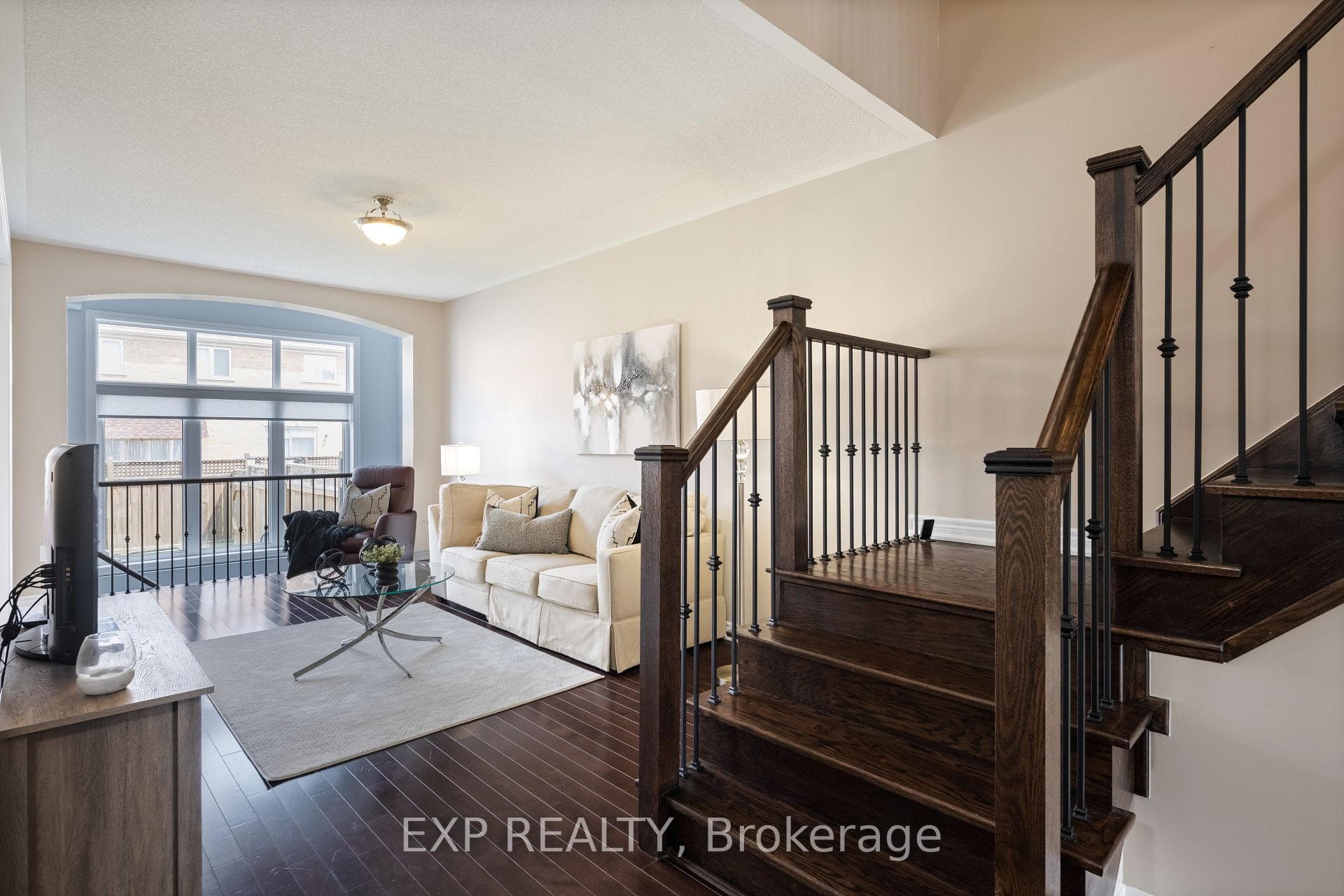 88 Abigail Crescent photo 6